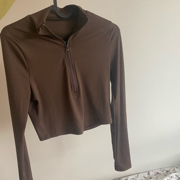 Cropped 1/4 Zip Up - Picture 3 of 3